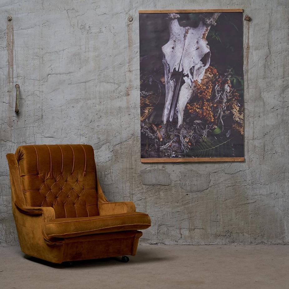 Canvas art in wooden frame, photo by Anna Maskava - HONEY FURNITURE